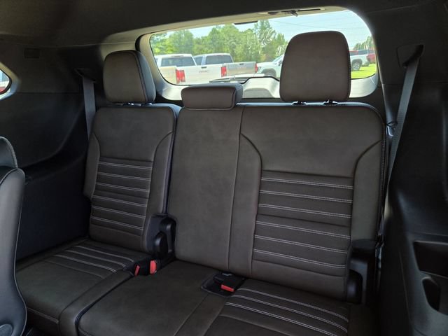 New 2026 GMC Acadia Denali Ultimate w/ LPO, Floor Liner Package AWD/4WD image 33