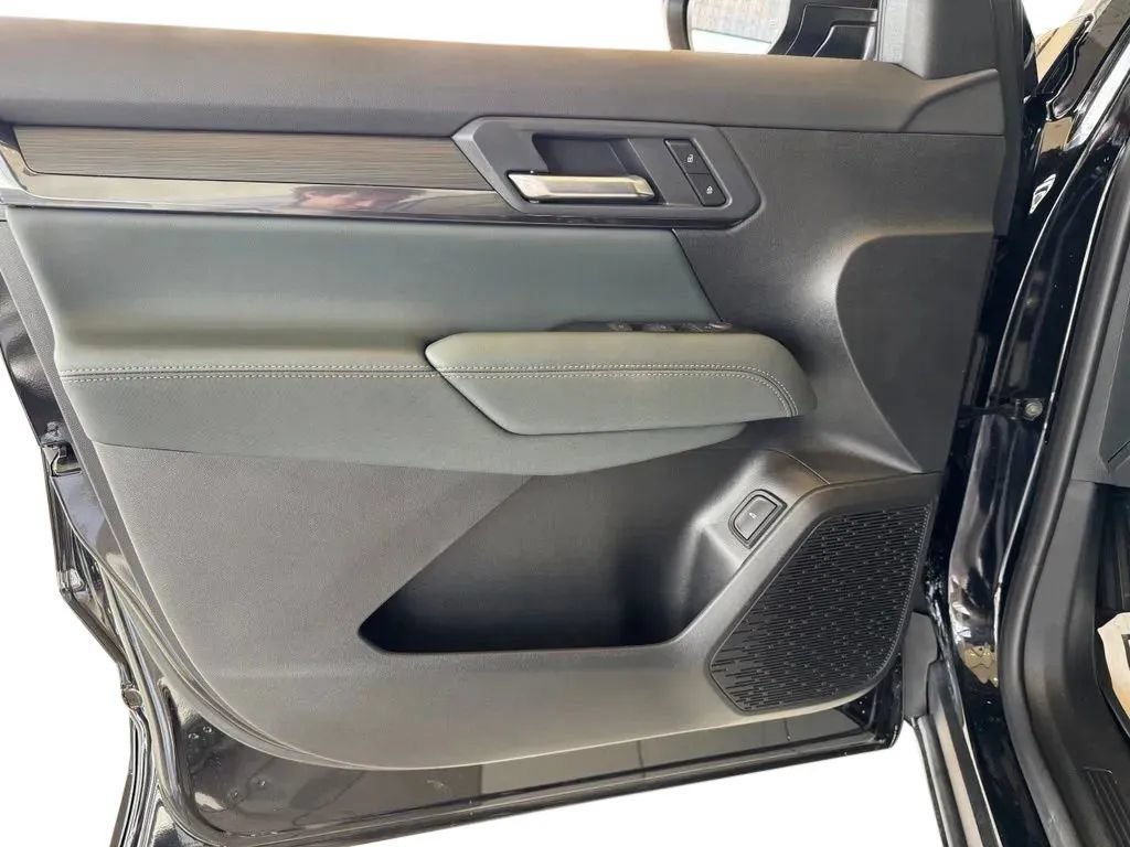 New 2027 GMC Terrain AT4 w/ Technology Package II AWD/4WD image 11