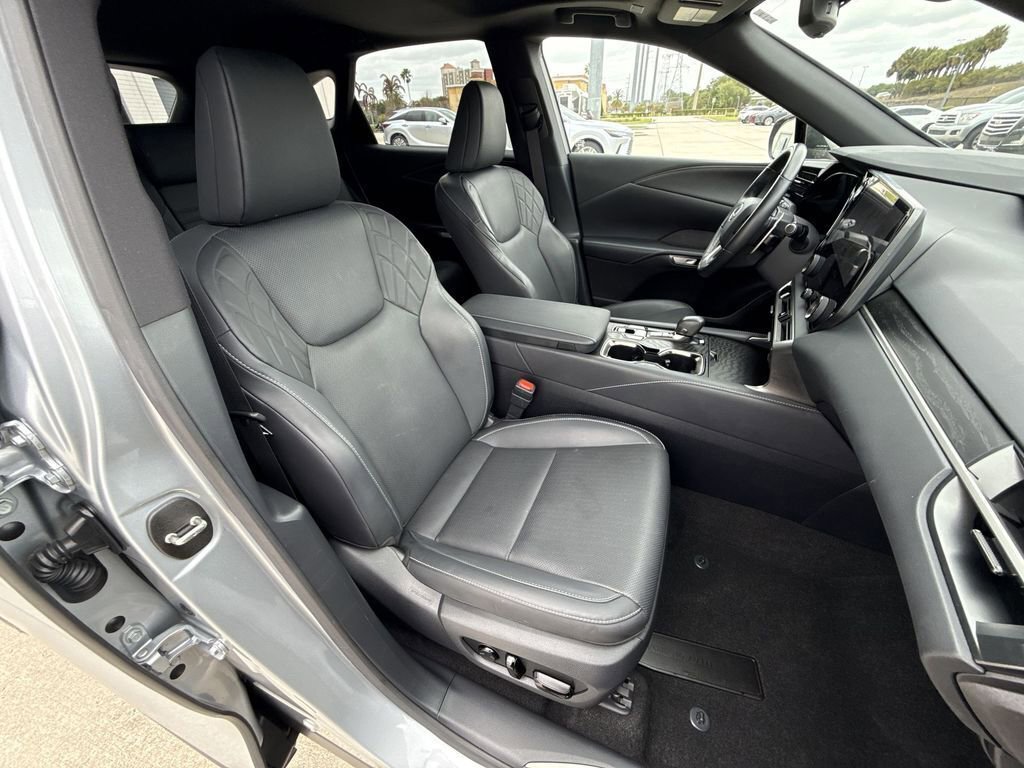 Used 2025 Lexus RX 350 Premium w/ Accessory Package (Z1) image 16