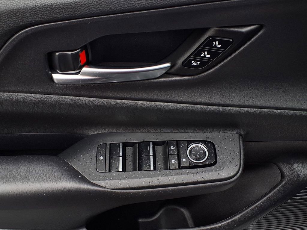 Used 2024 Toyota Prius Prime Premium w/ Advanced Technology Package image 18