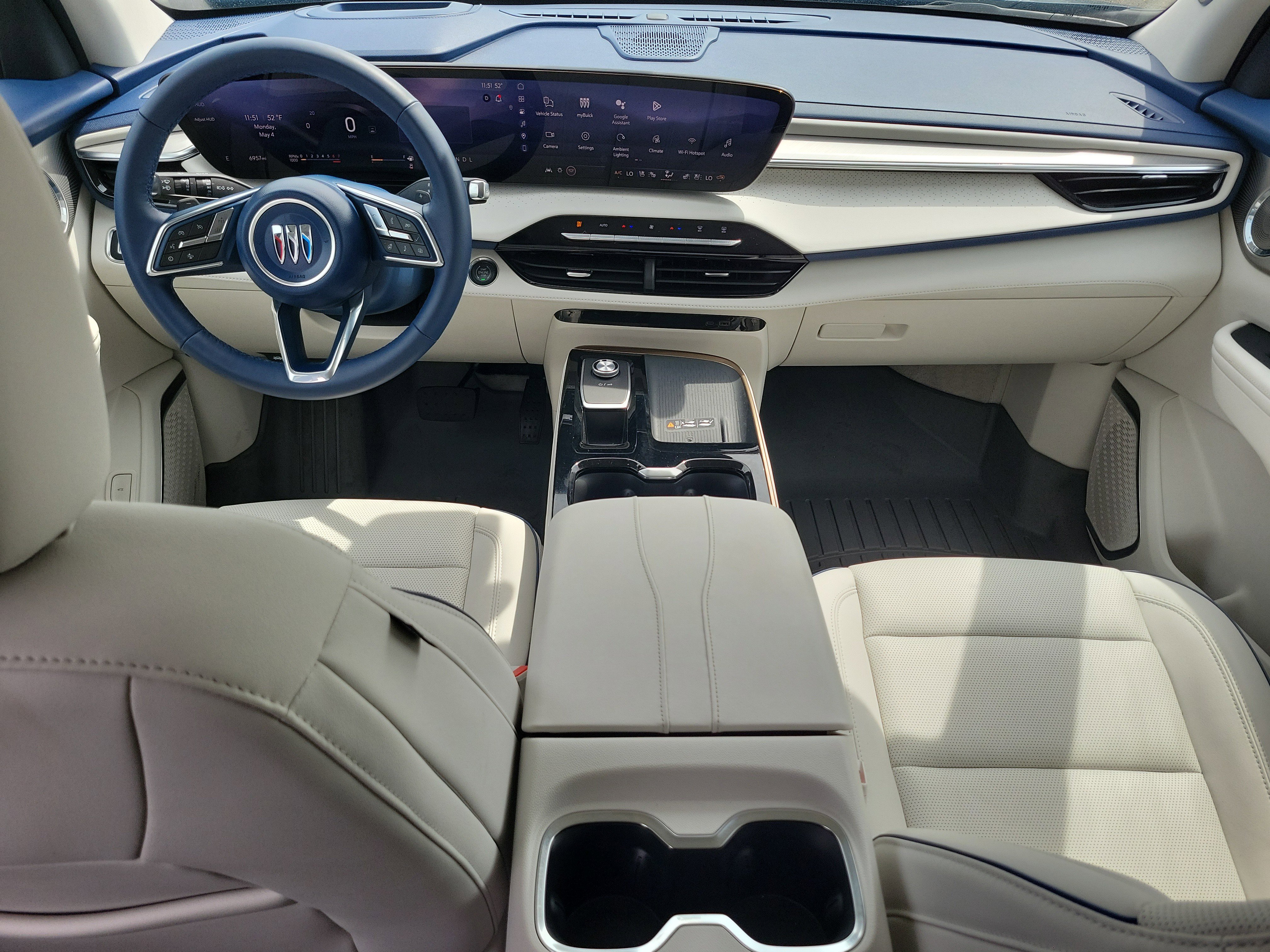 Used 2025 Buick Enclave Avenir FWD image 10