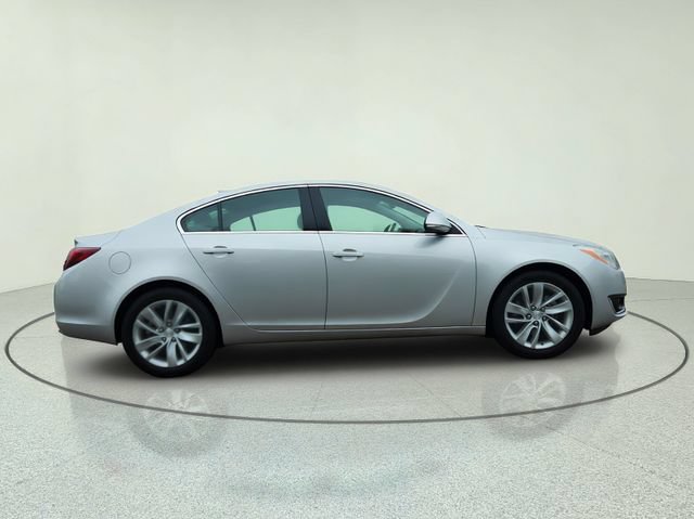 Used 2016 Buick Regal FWD image 2