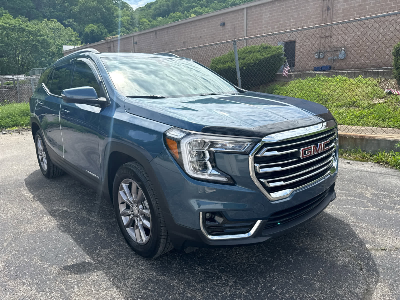 Used 2024 GMC Terrain SLT AWD/4WD image 10