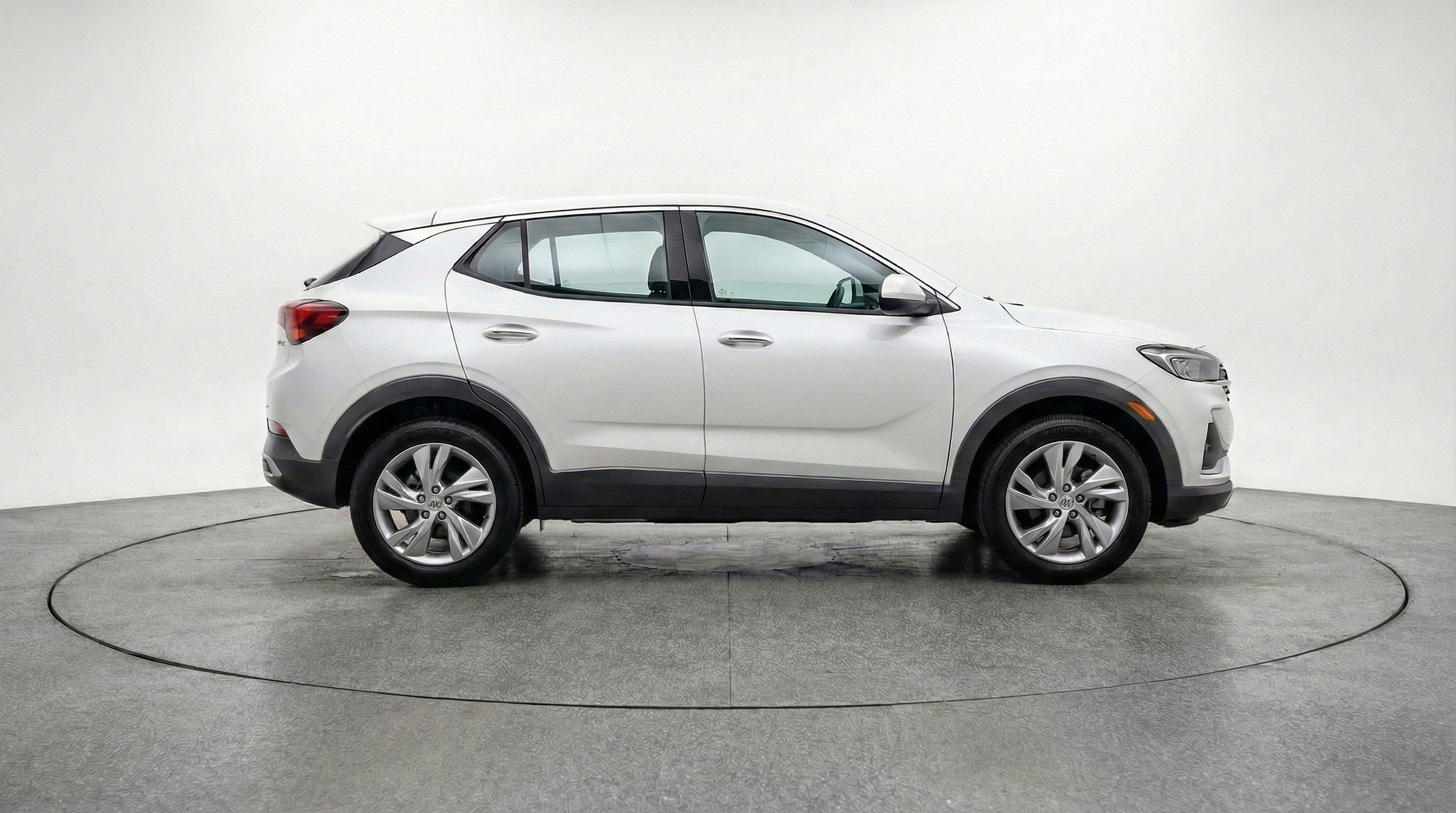 Used 2025 Buick Encore GX Preferred FWD image 11