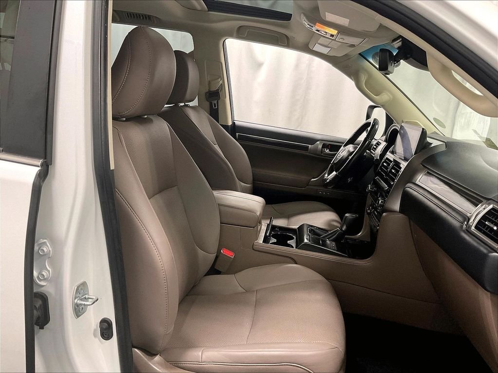Used 2022 Lexus GX 460 Premium w/ Accessory Package AWD/4WD image 11