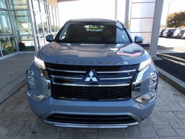 New 2025 Mitsubishi Outlander SE image 2