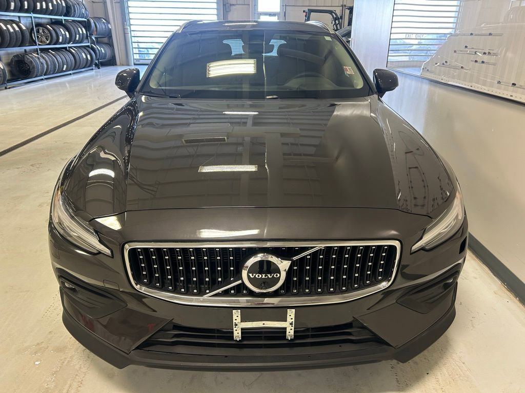 Used 2023 Volvo V60 B5 Cross Country Plus w/ Climate Package image 22