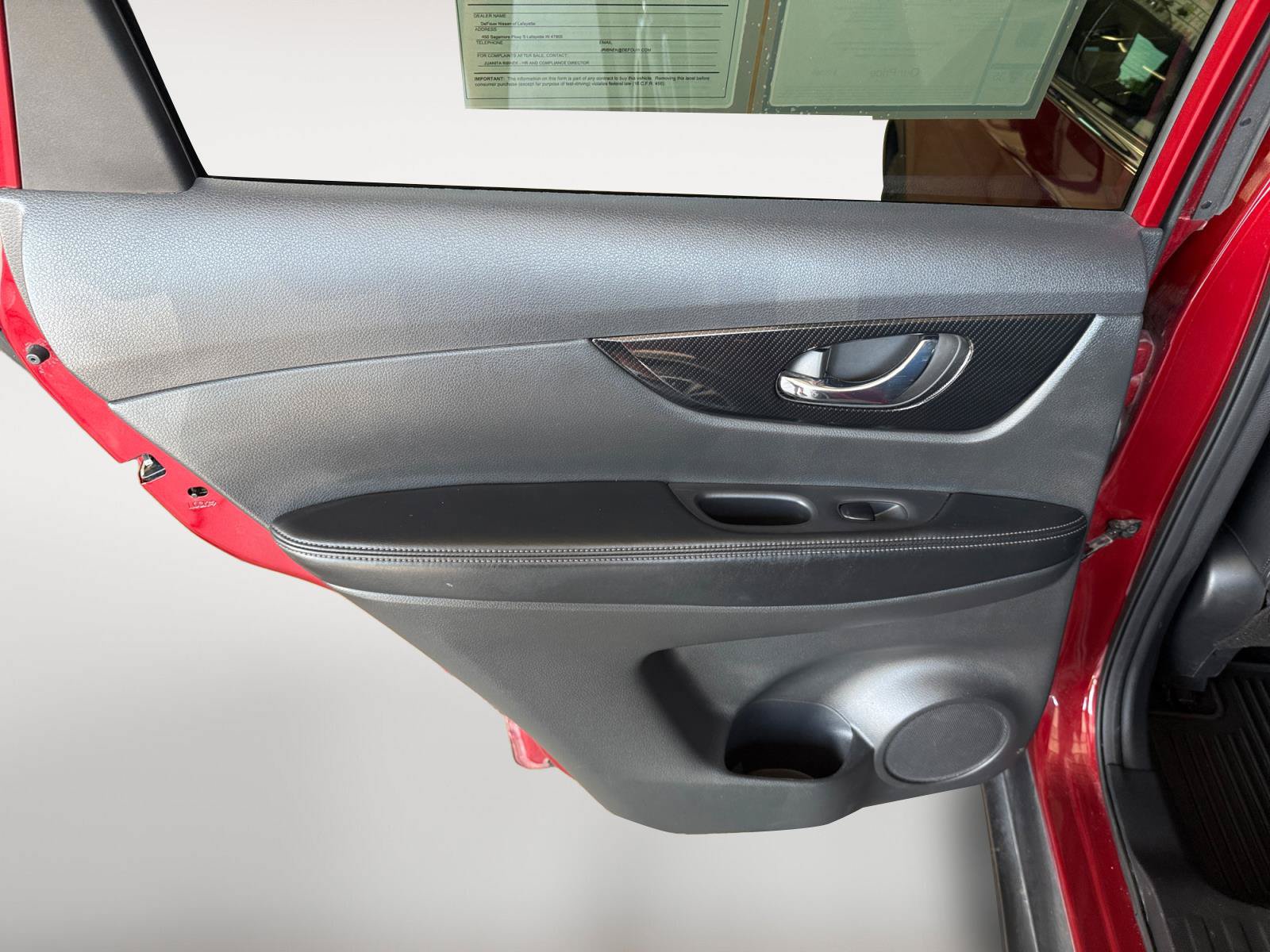 Used 2018 Nissan Rogue SL FWD image 18
