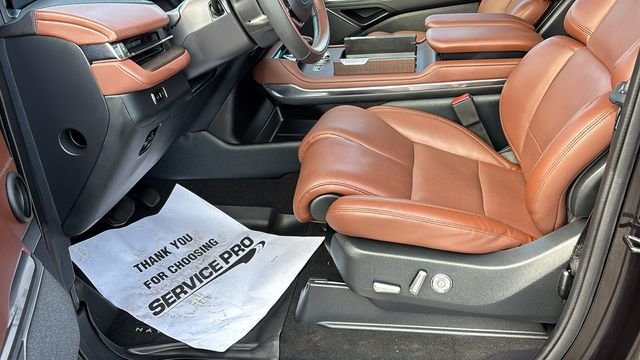Used 2025 Lincoln Navigator Reserve AWD/4WD image 26