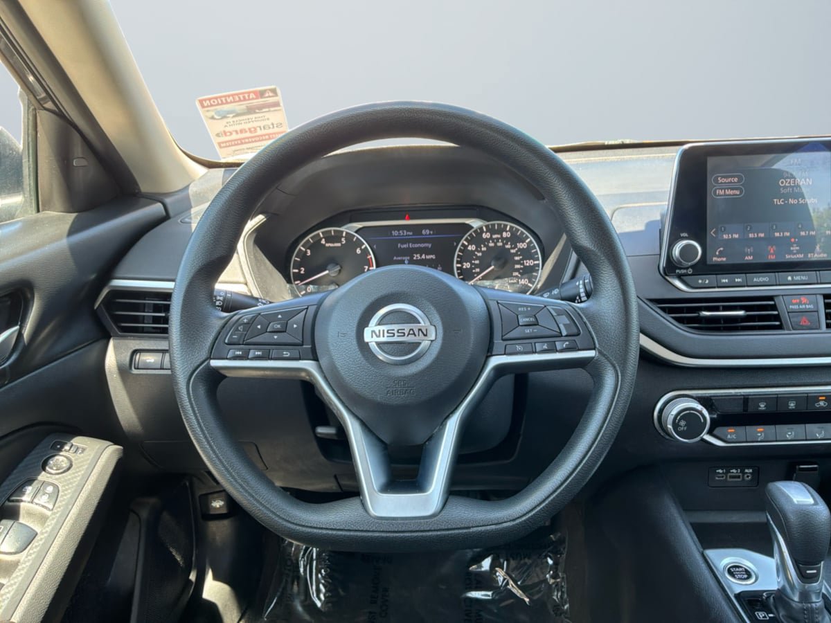 Used 2022 Nissan Altima 2.5 SV FWD image 11