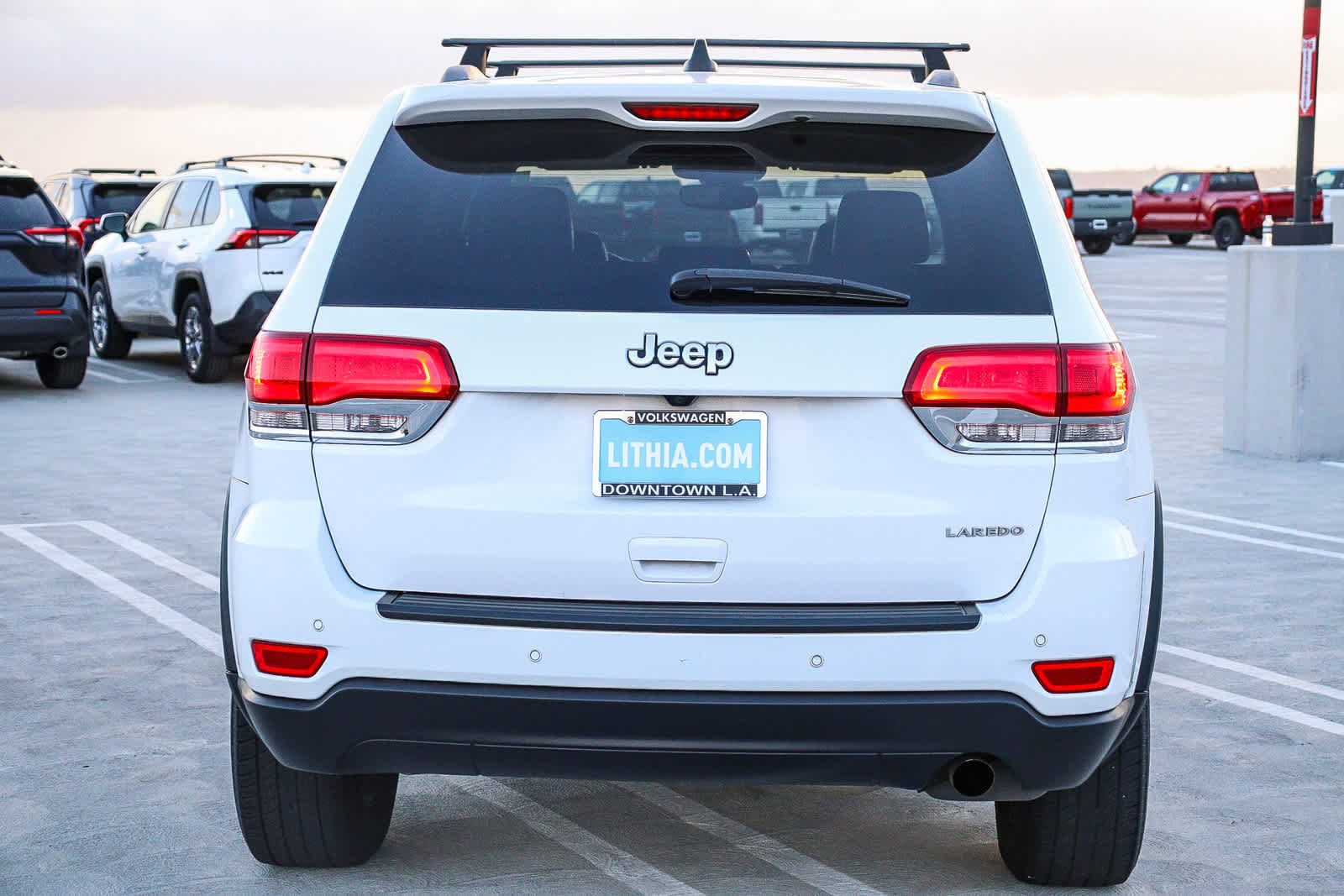 Used 2019 Jeep Grand Cherokee Laredo w/ Laredo X Package image 7