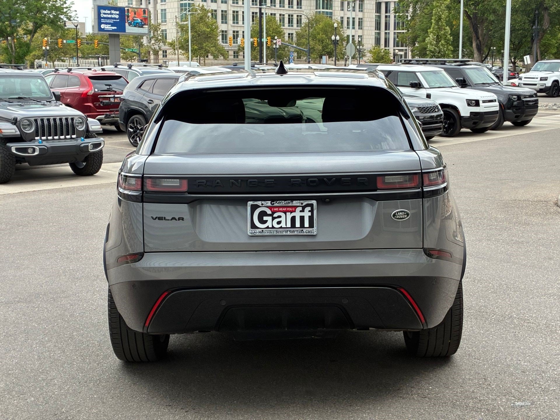Used 2022 Land Rover Range Rover Velar R-Dynamic S AWD/4WD image 4