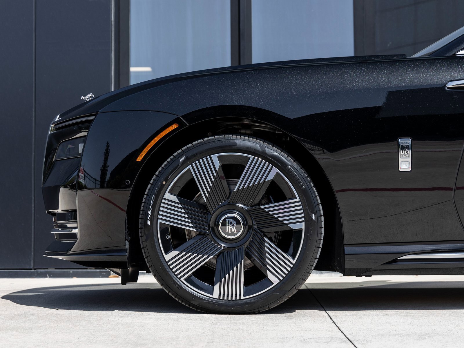 New 2025 Rolls-Royce Spectre image 13