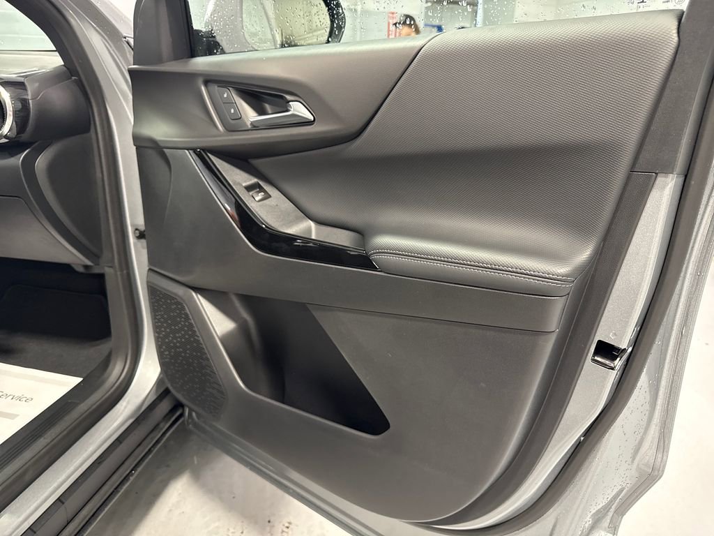 New 2026 Chevrolet Equinox LT w/ Convenience Package II AWD/4WD image 35