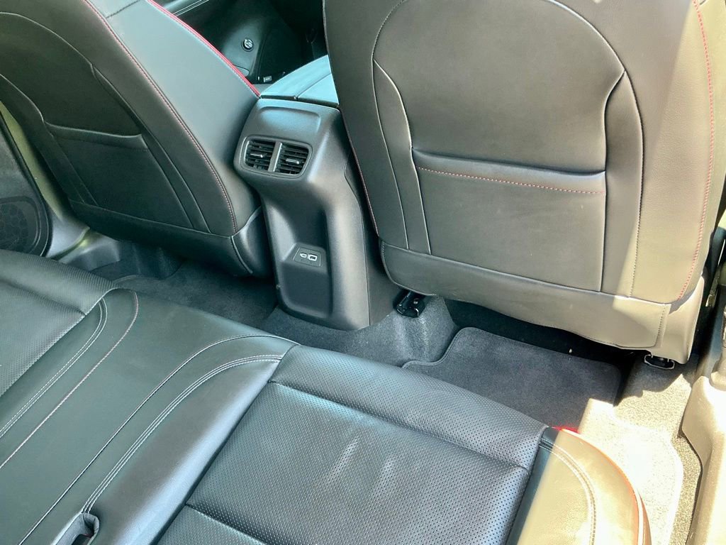 Used 2022 Buick Envision Essence w/ Technology Package II FWD image 28