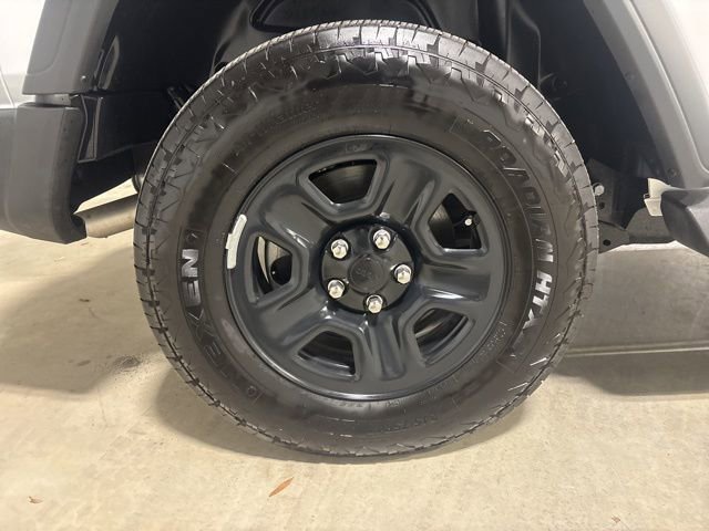 Used 2025 Jeep Wrangler Sport image 20