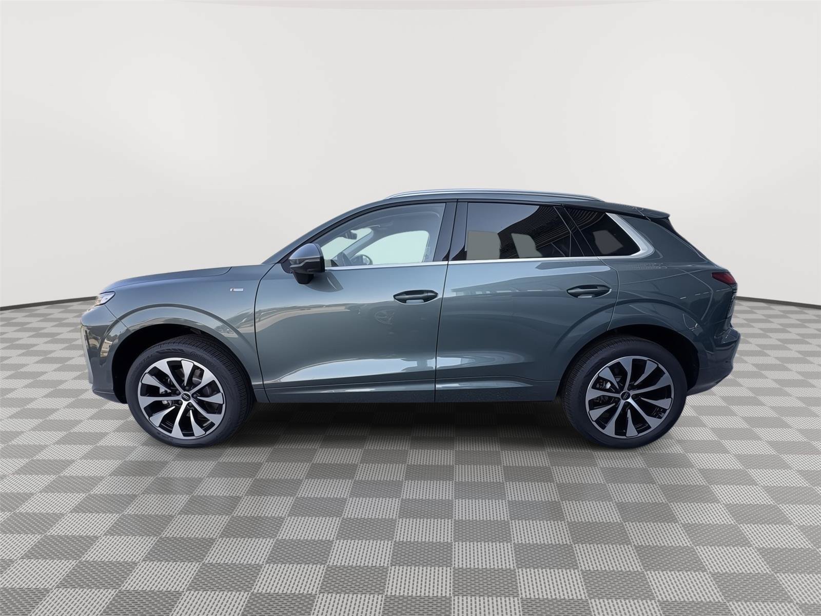 New 2026 Audi Q3 quattro 2.0T AWD/4WD image 2
