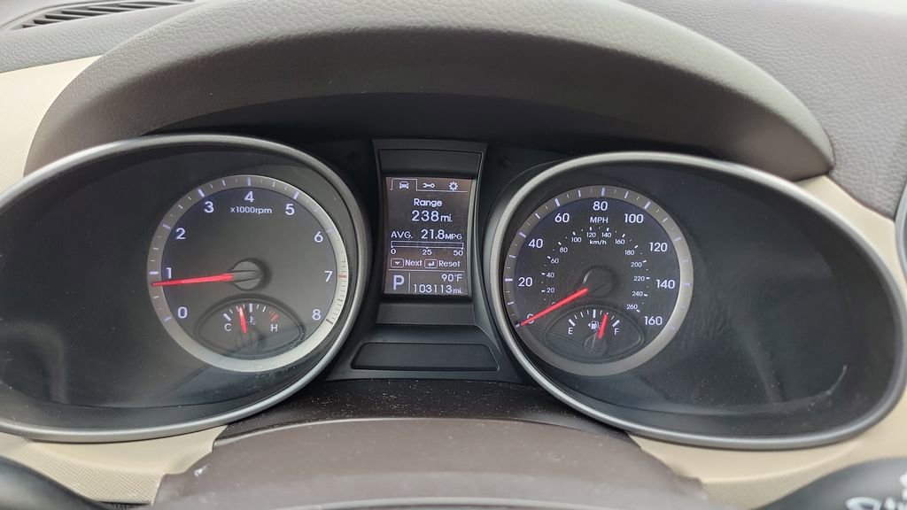 Used 2015 Hyundai Santa Fe GLS FWD image 21
