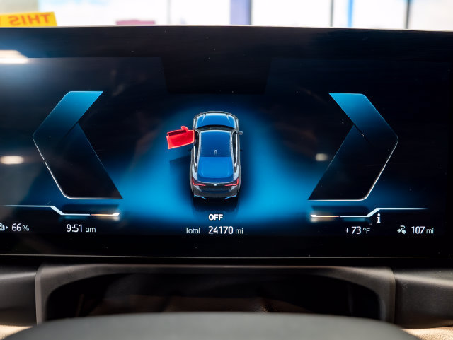Used 2023 BMW i4 eDrive35 w/ Premium Package RWD image 17