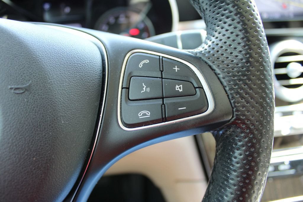 Used 2018 Mercedes-Benz GLC 300 4MATIC image 25