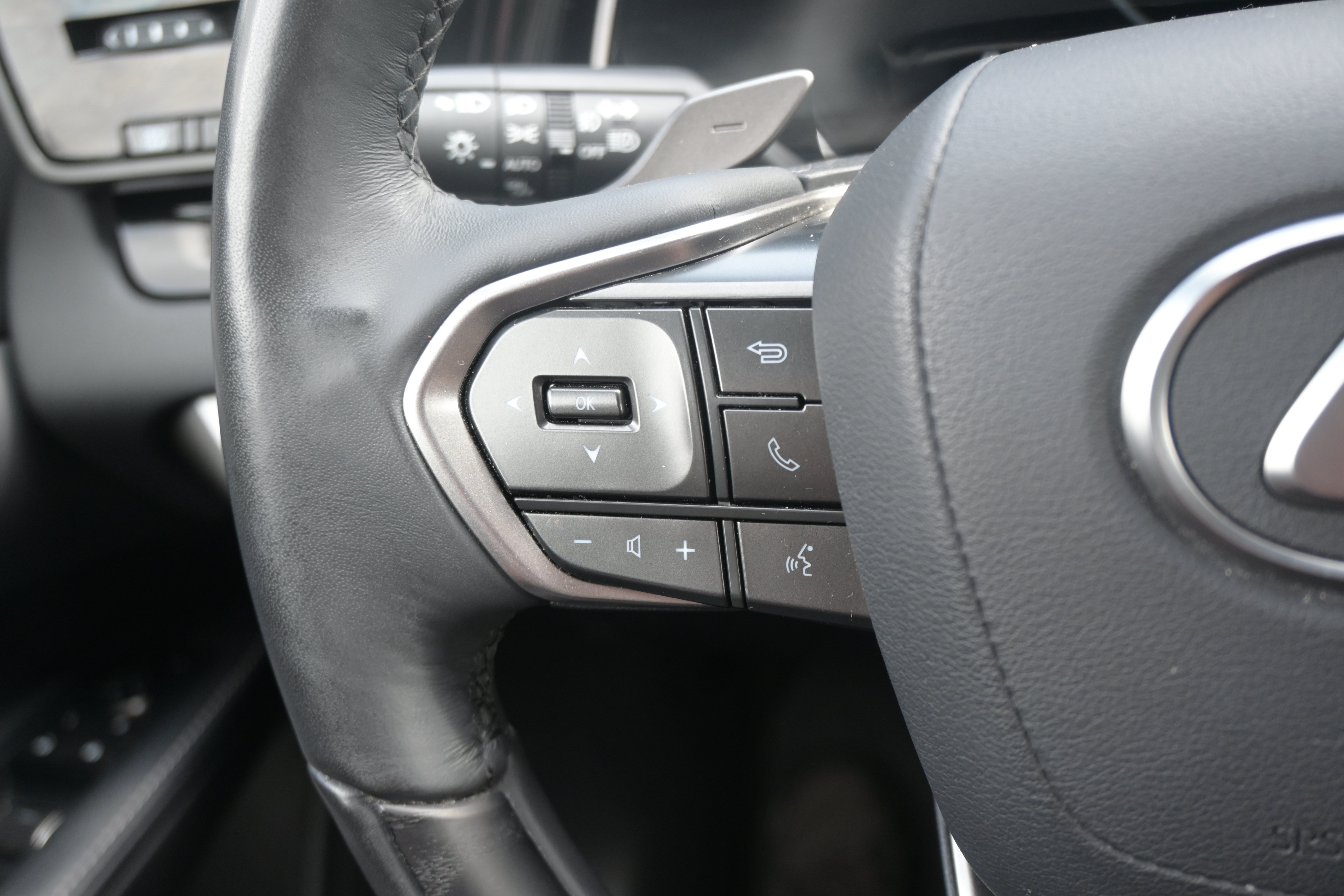 Used 2023 Lexus RX 350 Premium w/ Accessory Package AWD/4WD image 26
