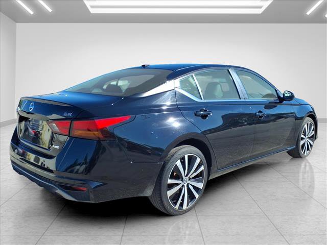 Used 2022 Nissan Altima 2.5 SR AWD/4WD image 11