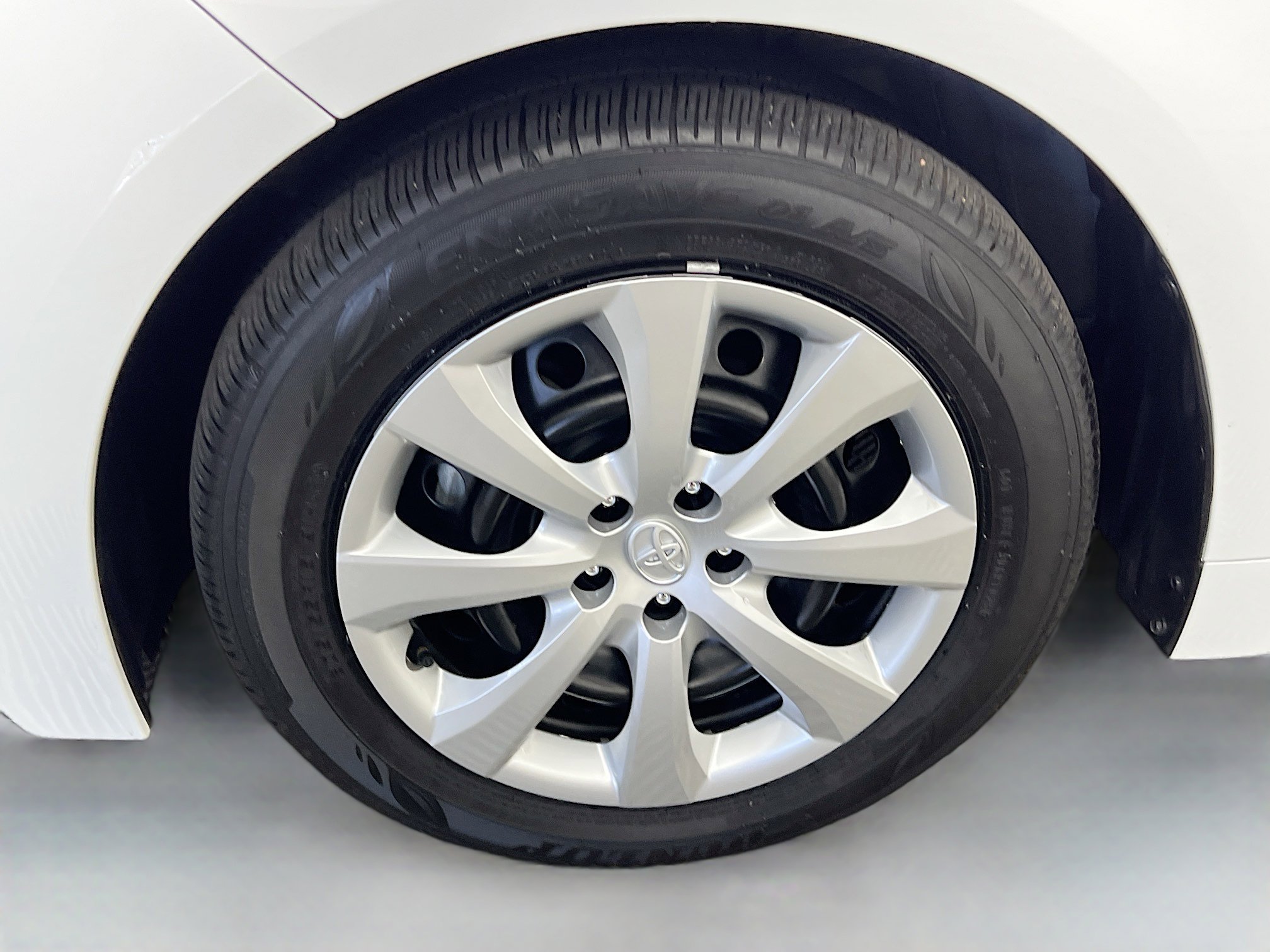 Used 2025 Toyota Corolla LE FWD image 14