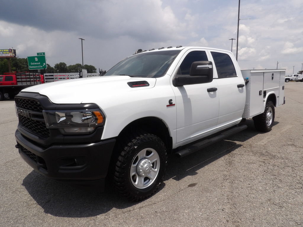 Used 2024 RAM 2500 Tradesman w/ Snow Chief Group AWD/4WD image 3