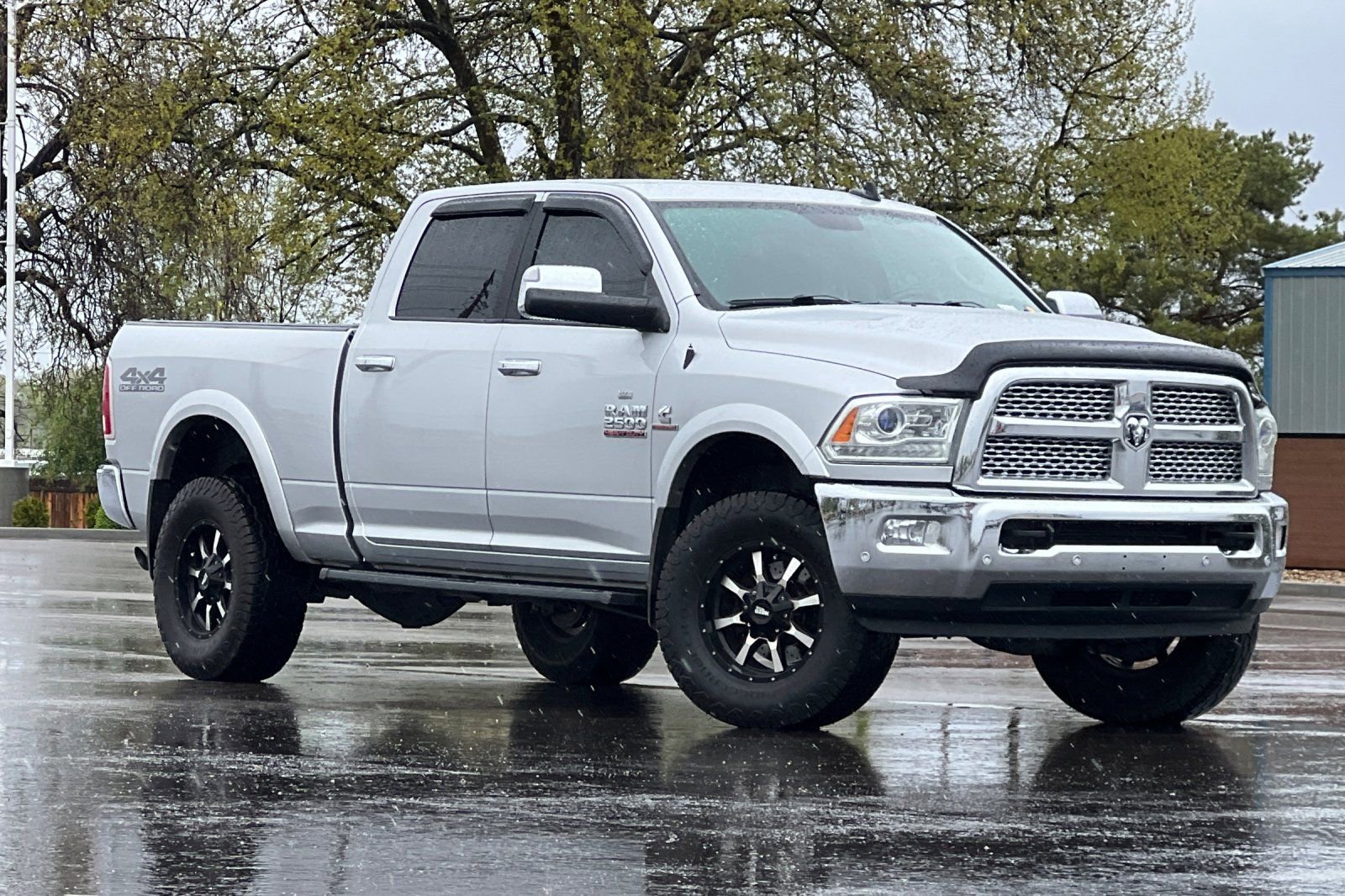 Used 2018 RAM 2500 Laramie w/ Off Road Package AWD/4WD image 2