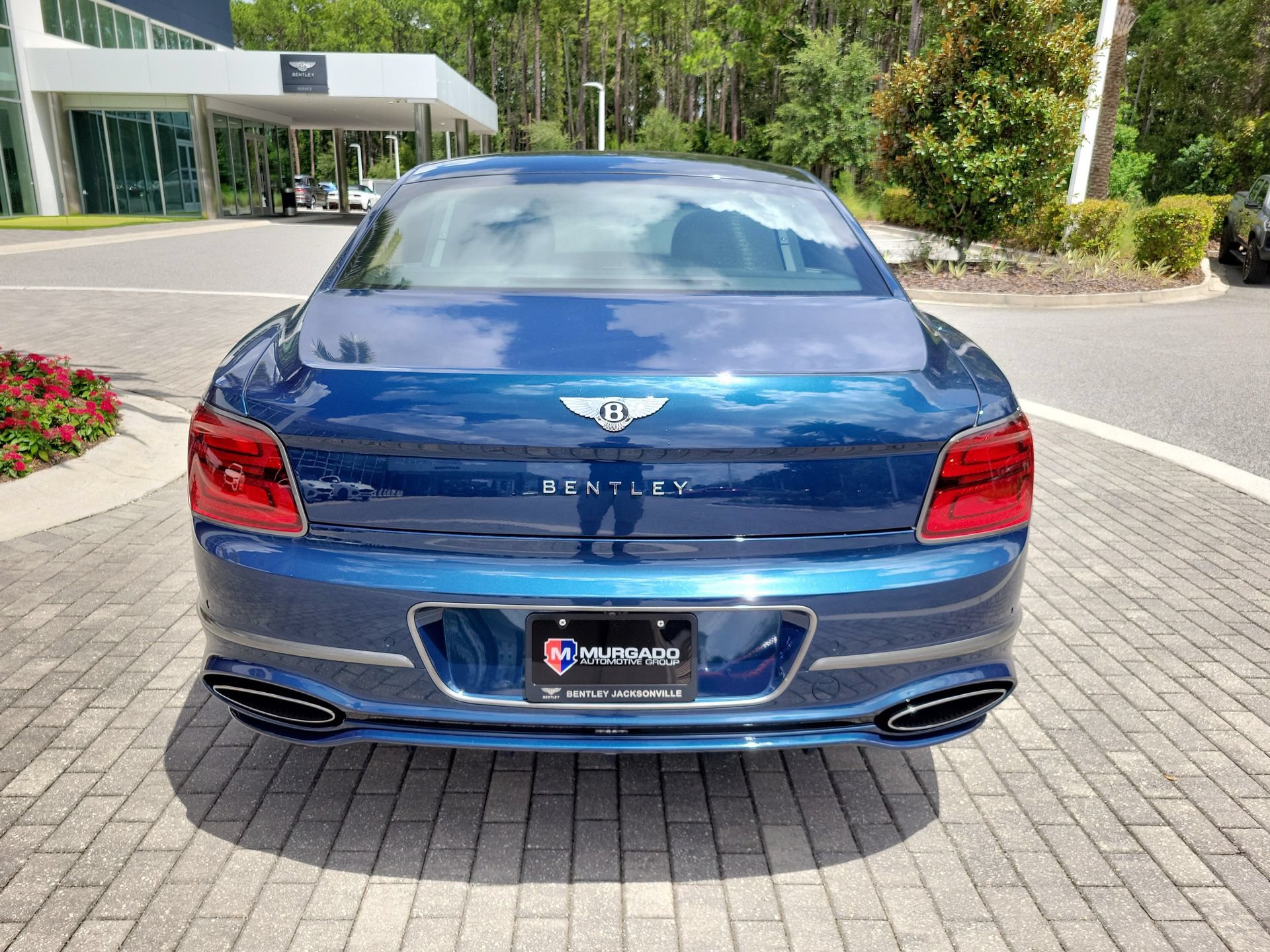 Used 2025 Bentley Flying Spur Plug-In Hybrid AWD/4WD image 15