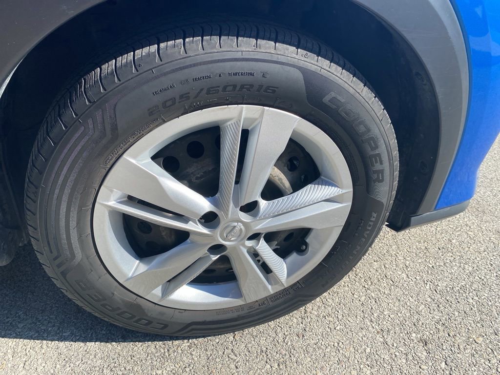 Used 2022 Nissan Kicks S image 7