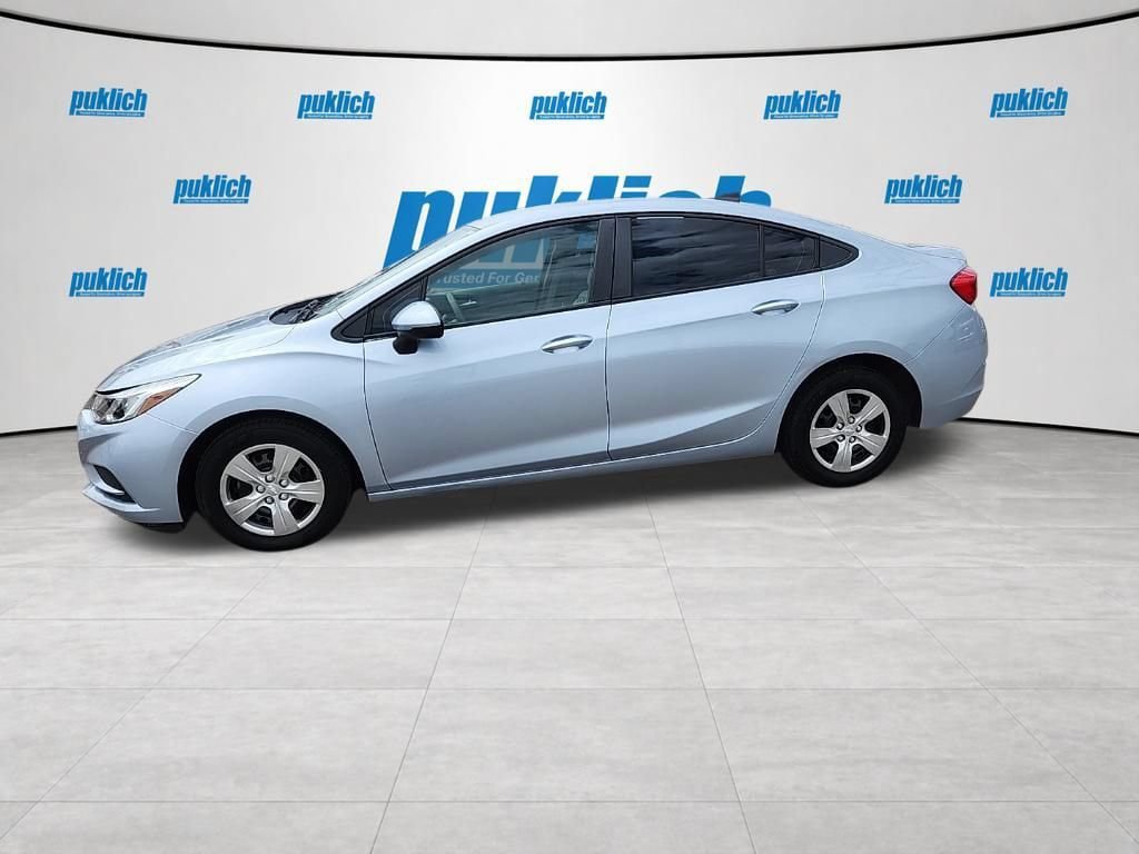 Used 2018 Chevrolet Cruze LS FWD image 2