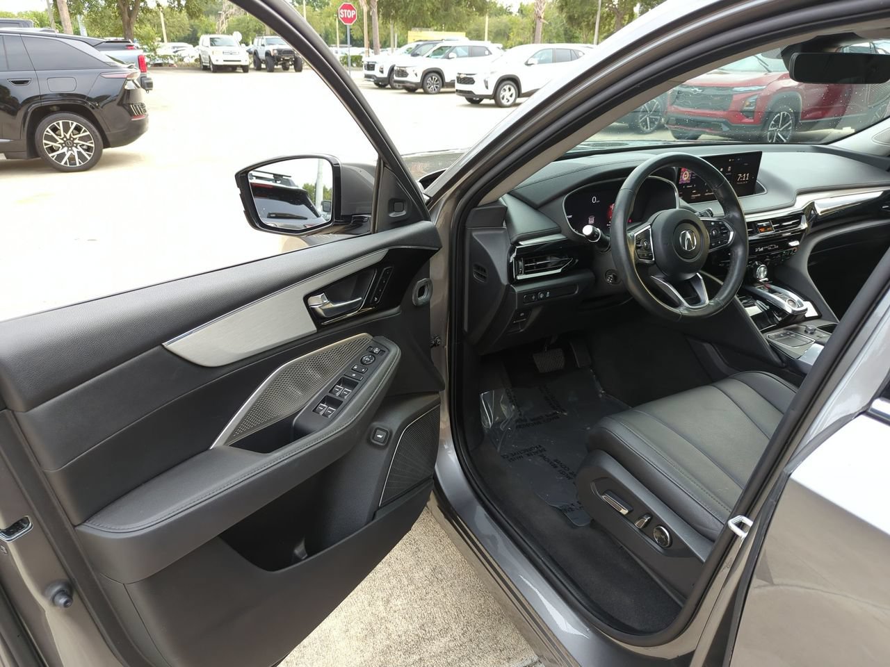 Used 2024 Acura MDX SH-AWD image 7