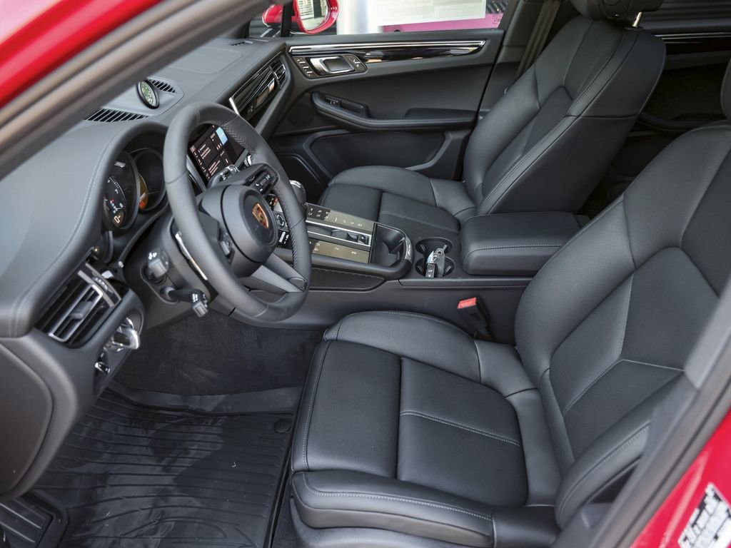 Certified 2026 Porsche Macan Turbo AWD/4WD image 17
