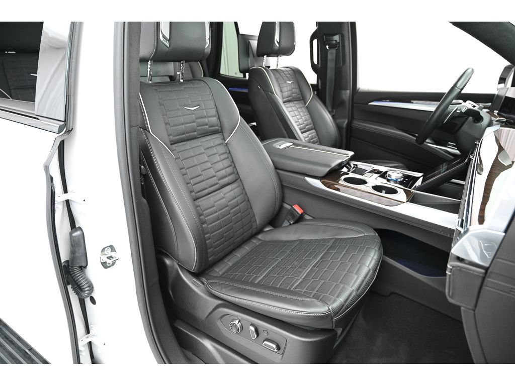 Used 2025 Cadillac Escalade Sport Platinum image 18