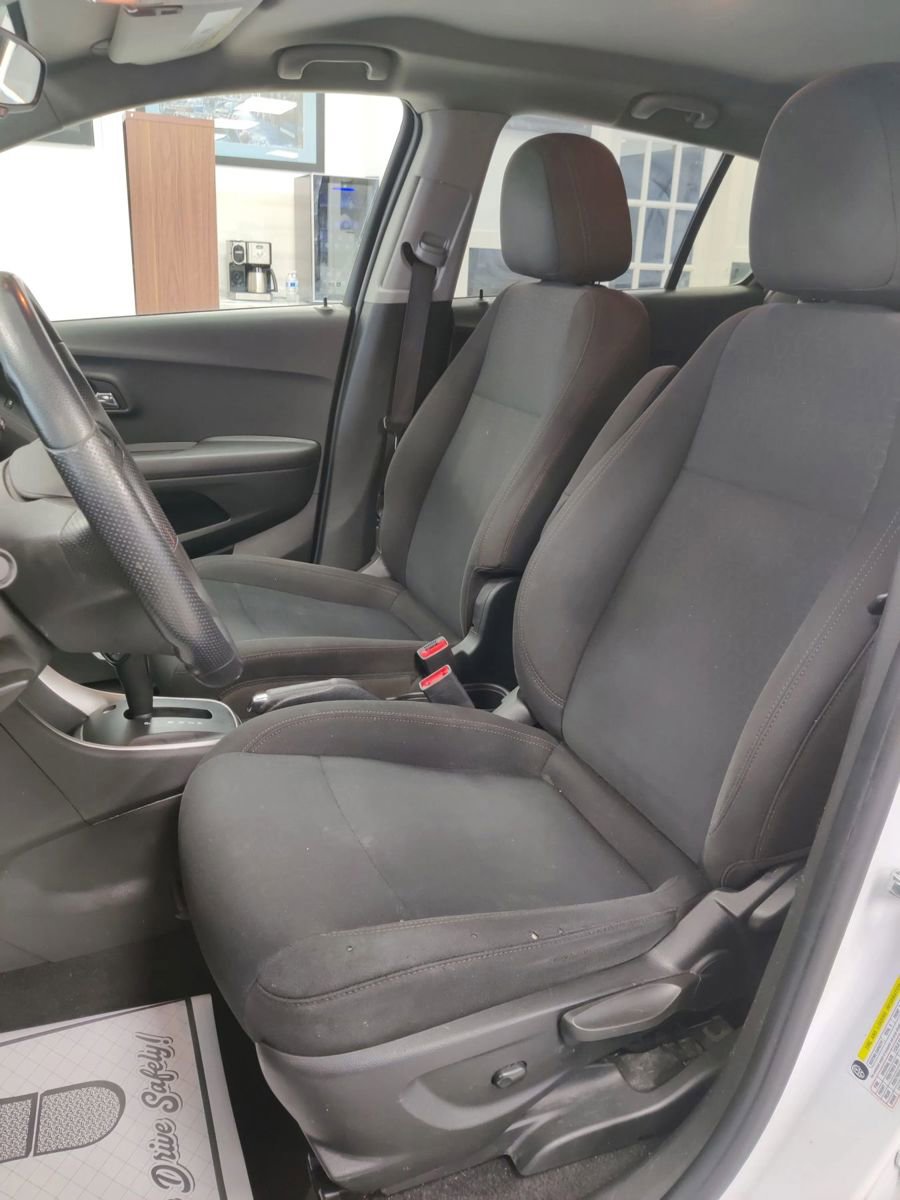 Used 2020 Chevrolet Trax LS w/ Tint and Cruise Package image 13