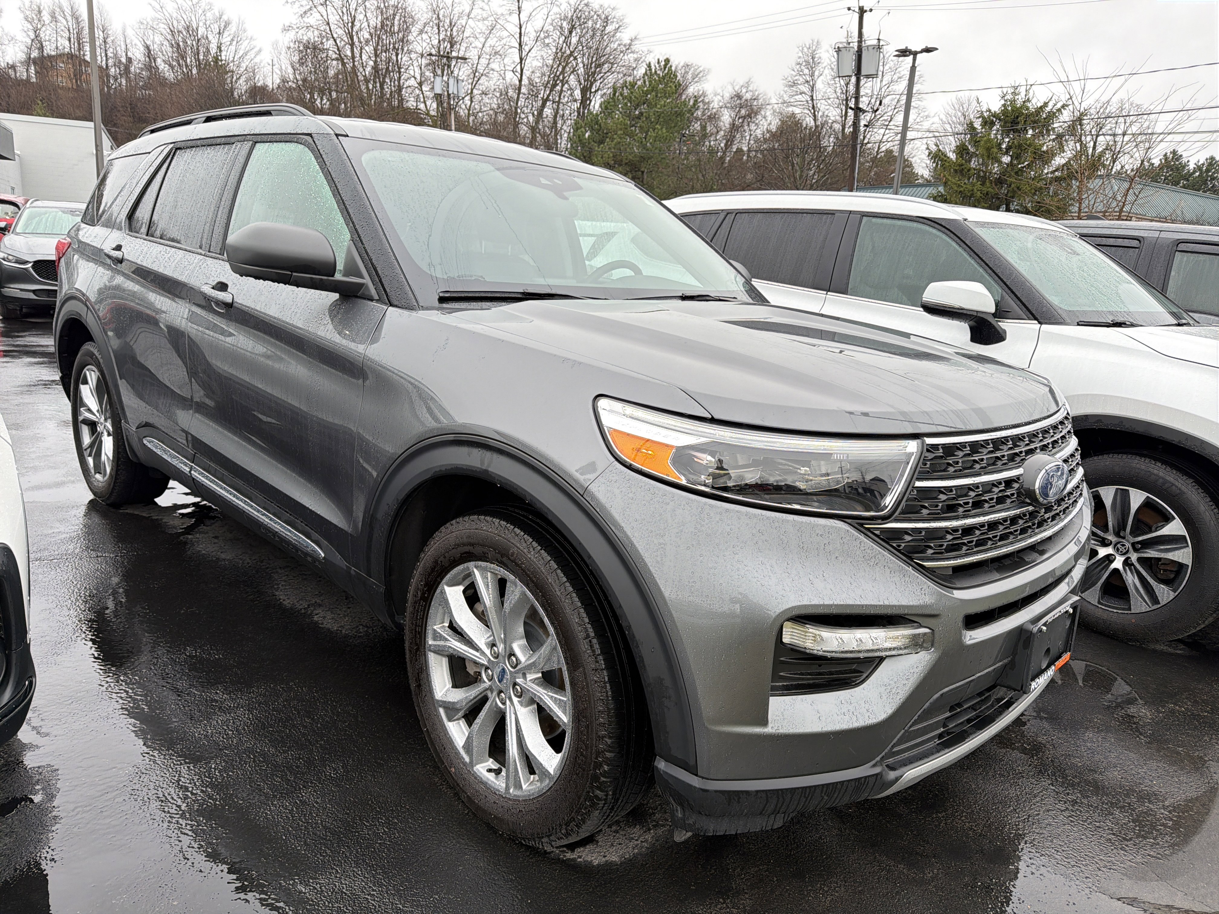 Used 2023 Ford Explorer XLT w/ Equipment Group 202A image 2