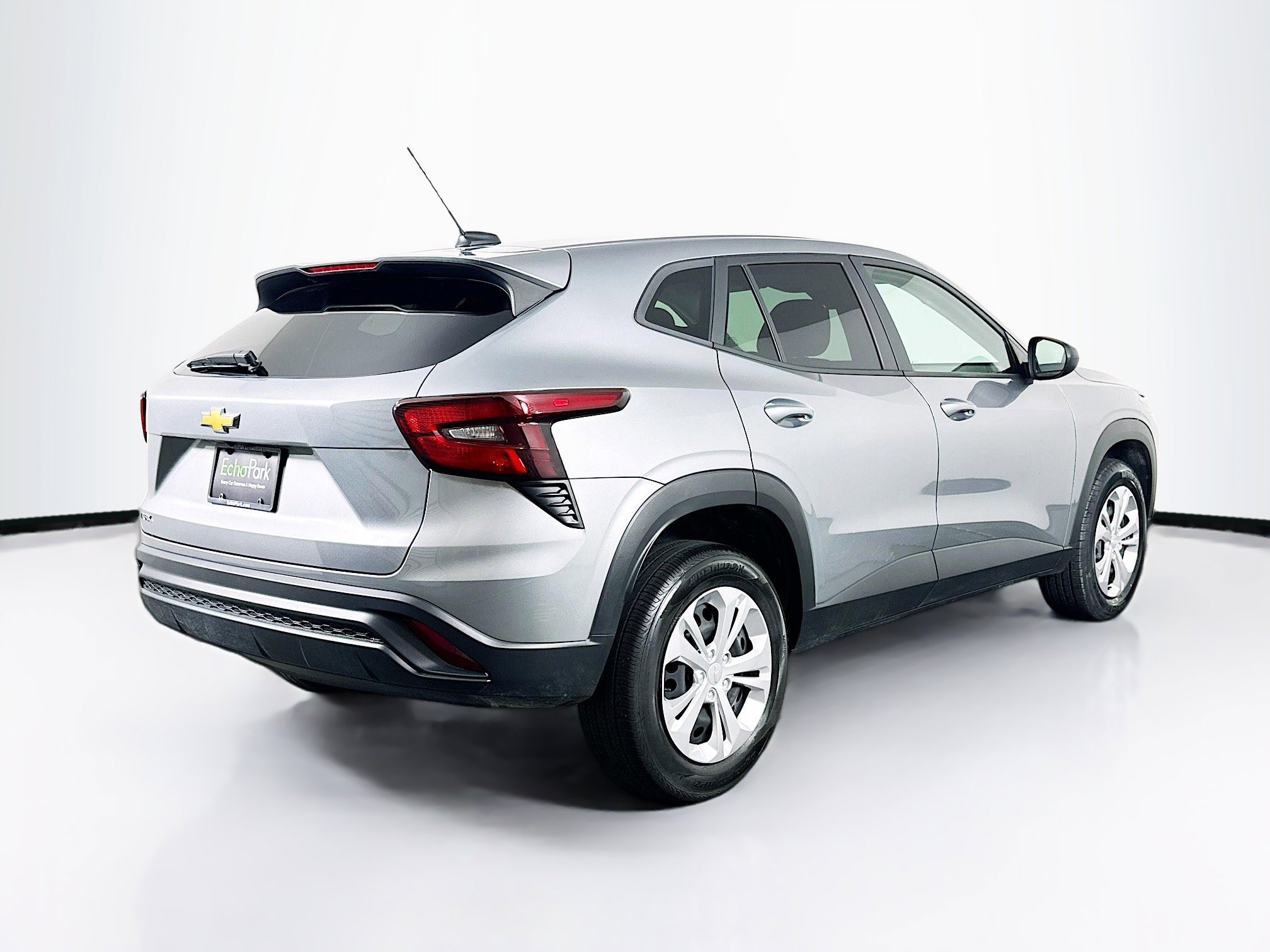 Used 2024 Chevrolet Trax LS FWD image 9