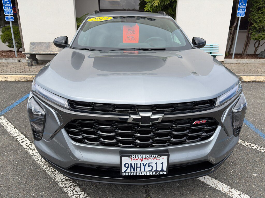 Used 2024 Chevrolet Trax RS w/ Driver Confidence Package FWD image 27