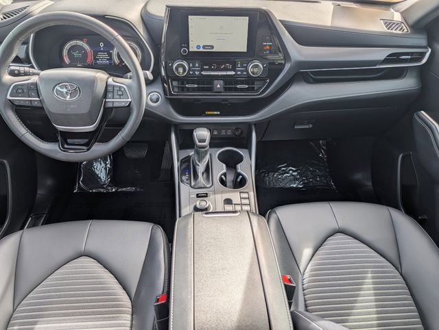 Used 2025 Toyota Highlander XSE image 11