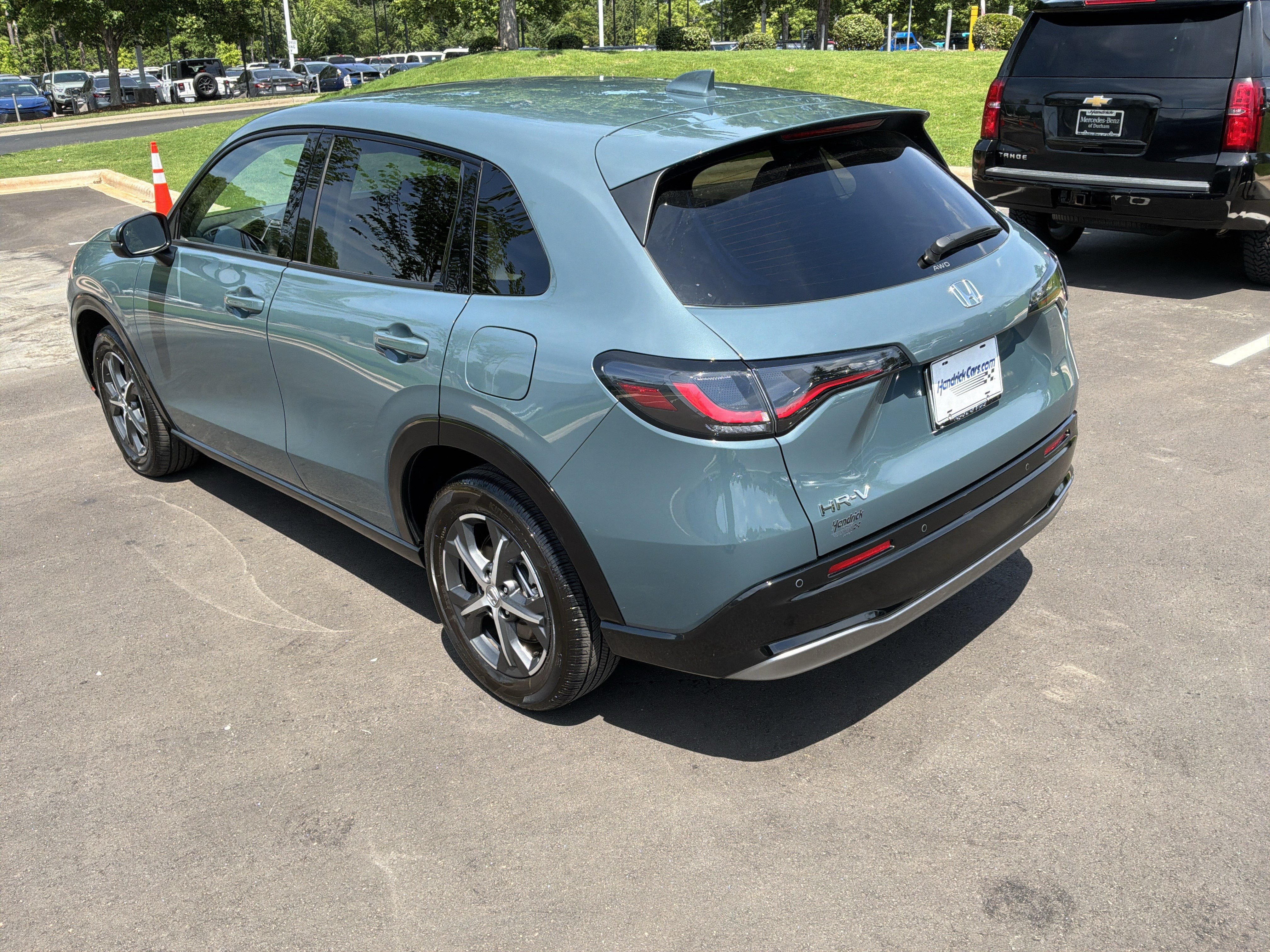 Used 2025 Honda HR-V EX-L image 8