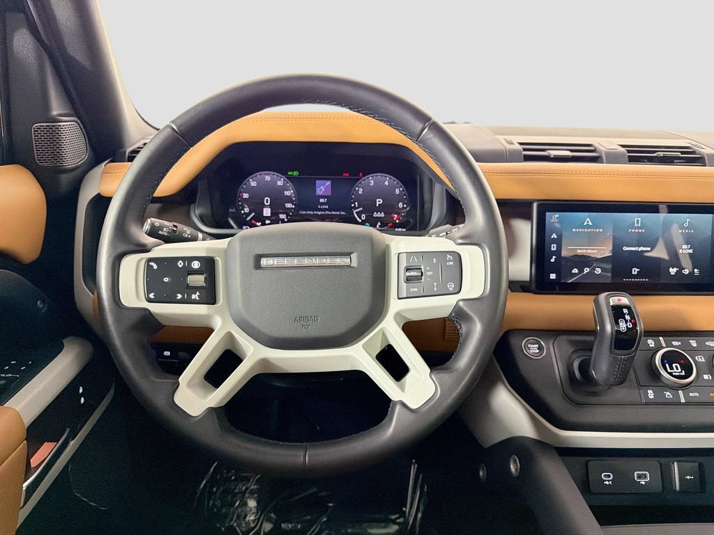 Used 2024 Land Rover Defender 110 X-Dynamic SE AWD/4WD image 24