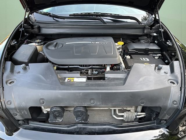 Used 2018 Jeep Cherokee Overland w/ Technology Group image 9