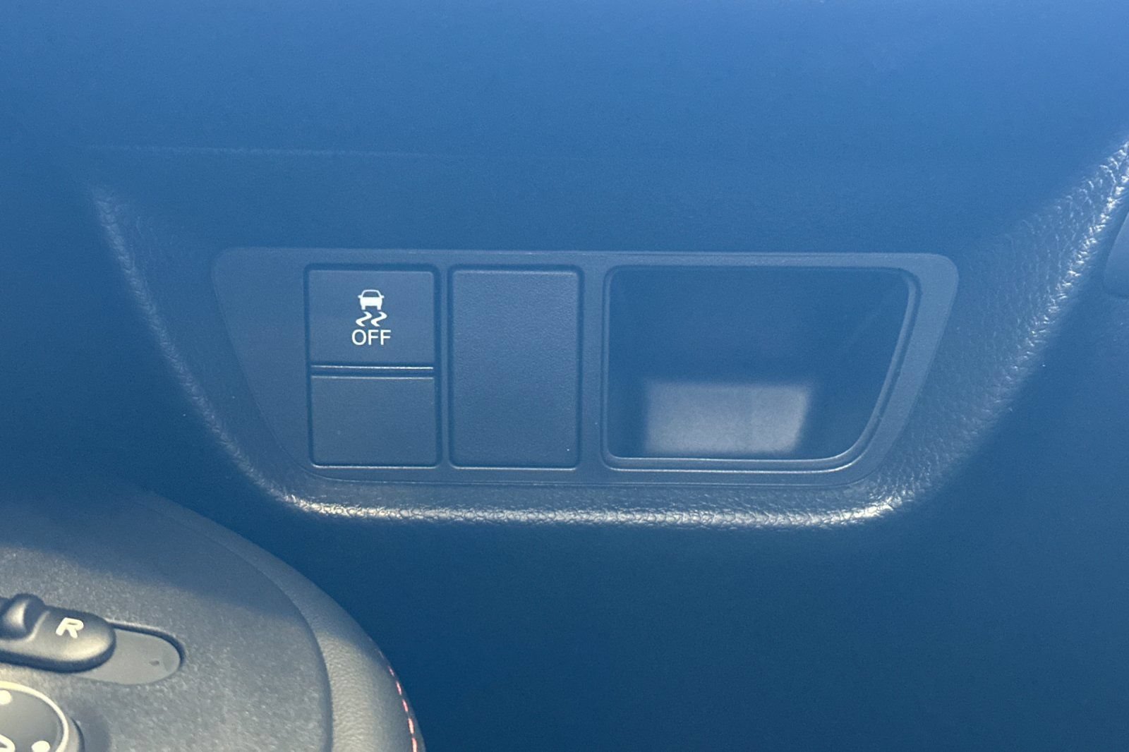 Certified 2025 Honda HR-V Sport image 31