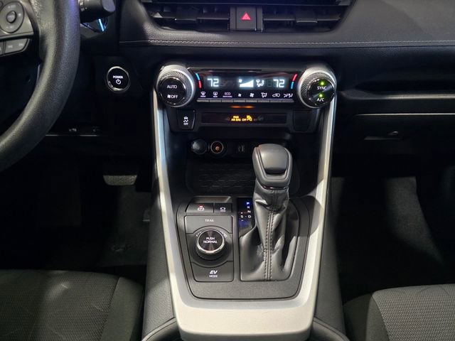 Used 2025 Toyota RAV4 XLE AWD/4WD image 21