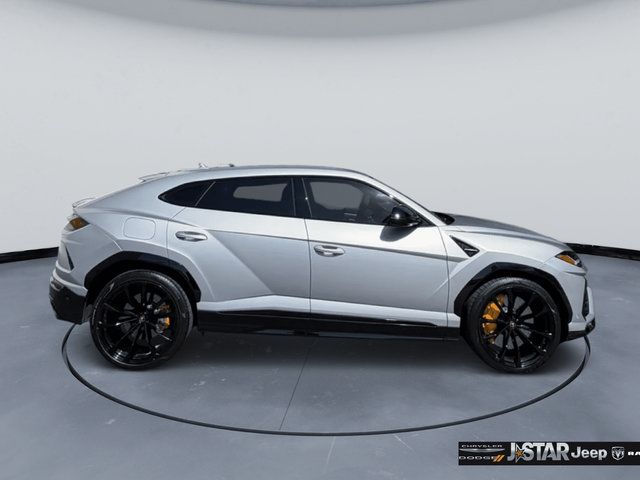 Used 2022 Lamborghini Urus AWD/4WD image 4