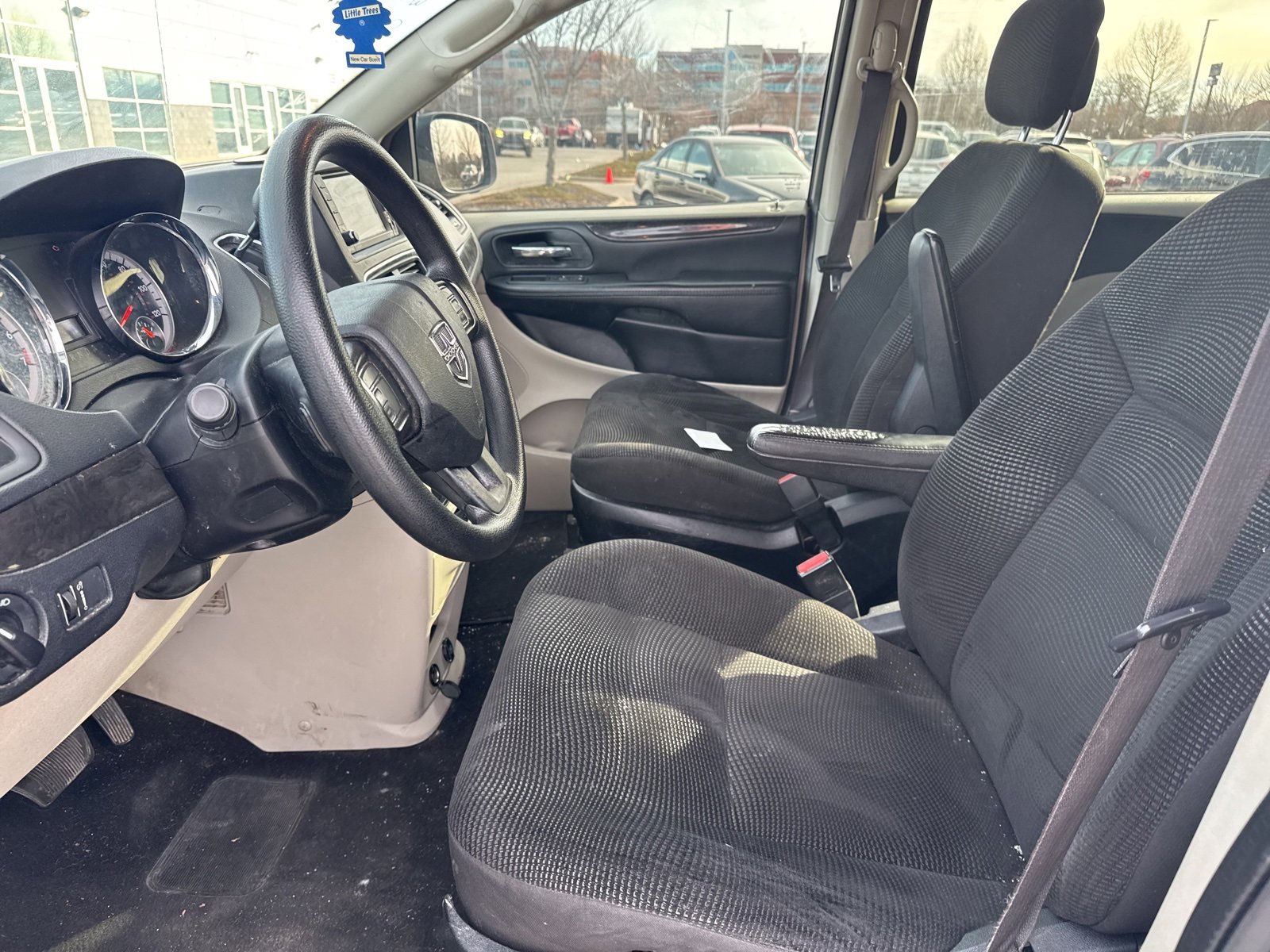 Used 2020 Dodge Grand Caravan SE image 6