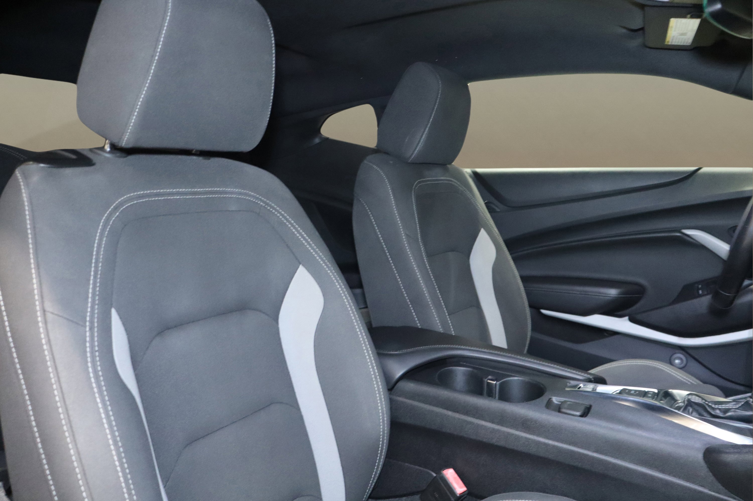 Used 2020 Chevrolet Camaro LT image 15