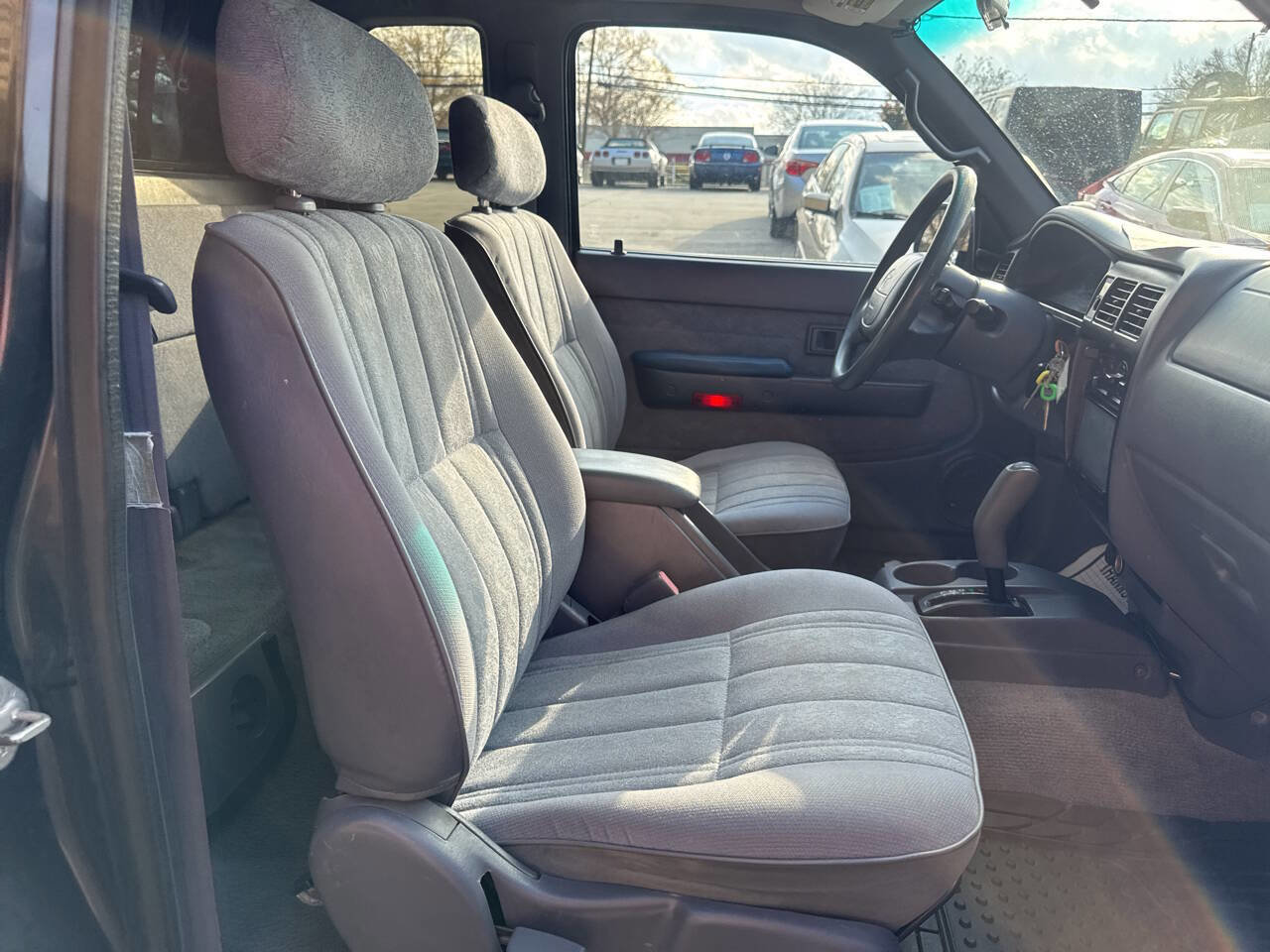 Used 2000 Toyota Tacoma PreRunner image 13