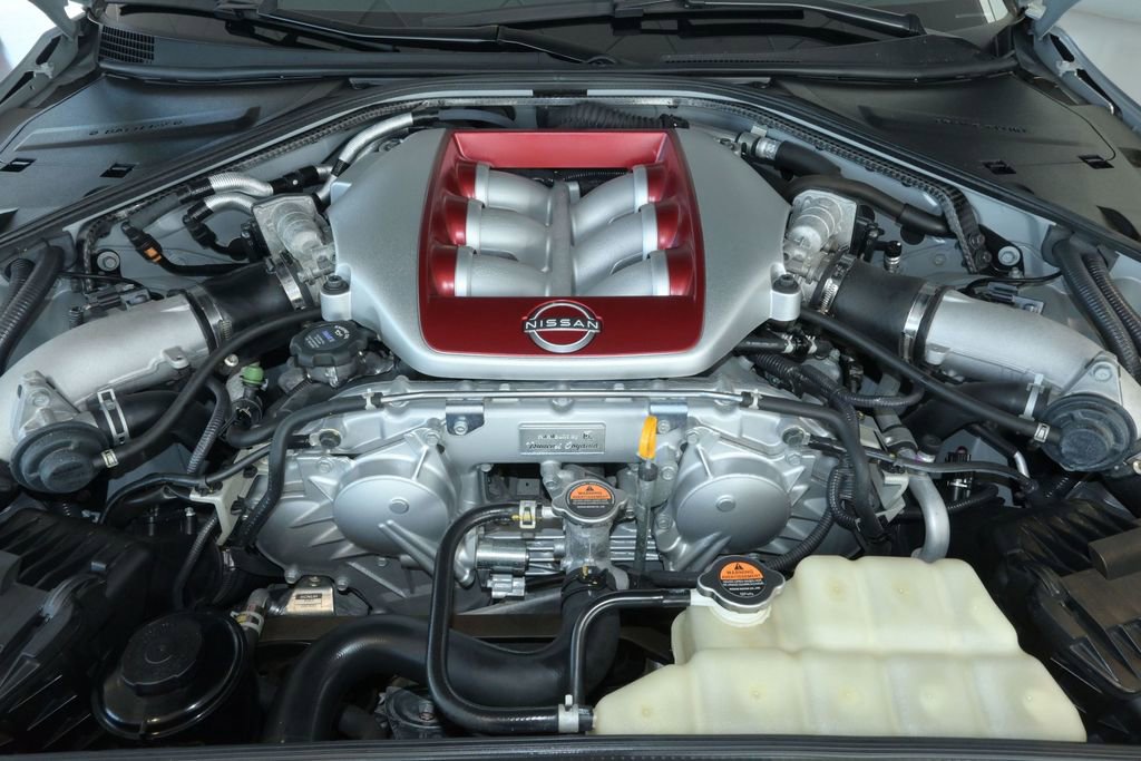 Used 2023 Nissan GT-R Premium w/ Floor Mat Package AWD/4WD image 20